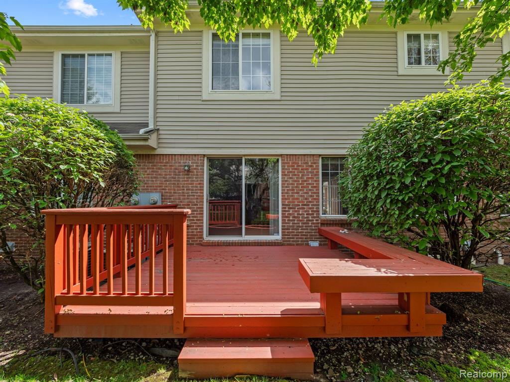 617 JAMES Circle, Royal Oak, MI 48067 — Photo 21