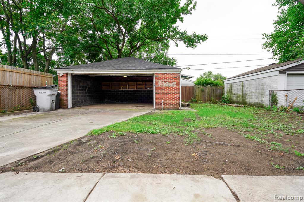 750 E Hayes Avenue, Hazel Park, MI 48030 — Photo 7