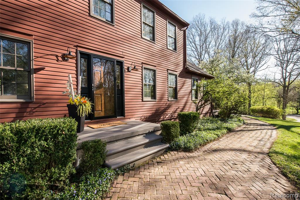 2694 WAYSIDE Drive, Ann Arbor, MI 48103 — Photo 9