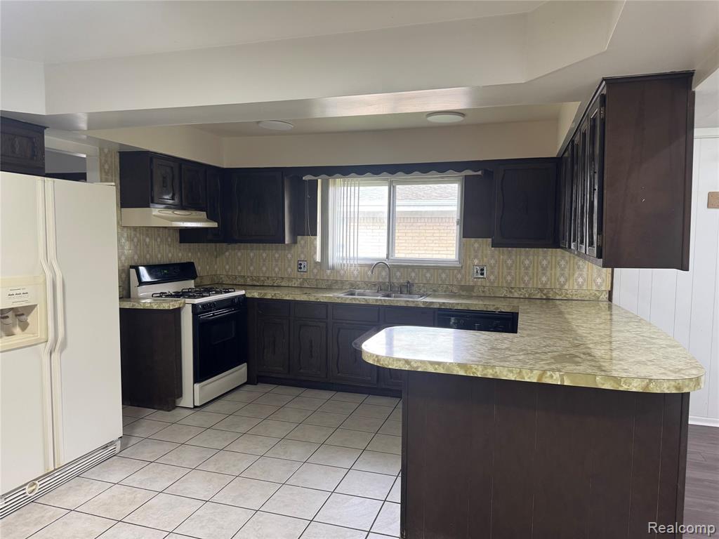 4110 Rose Mary Drive, Sterling Heights, MI 48310 — Photo 10