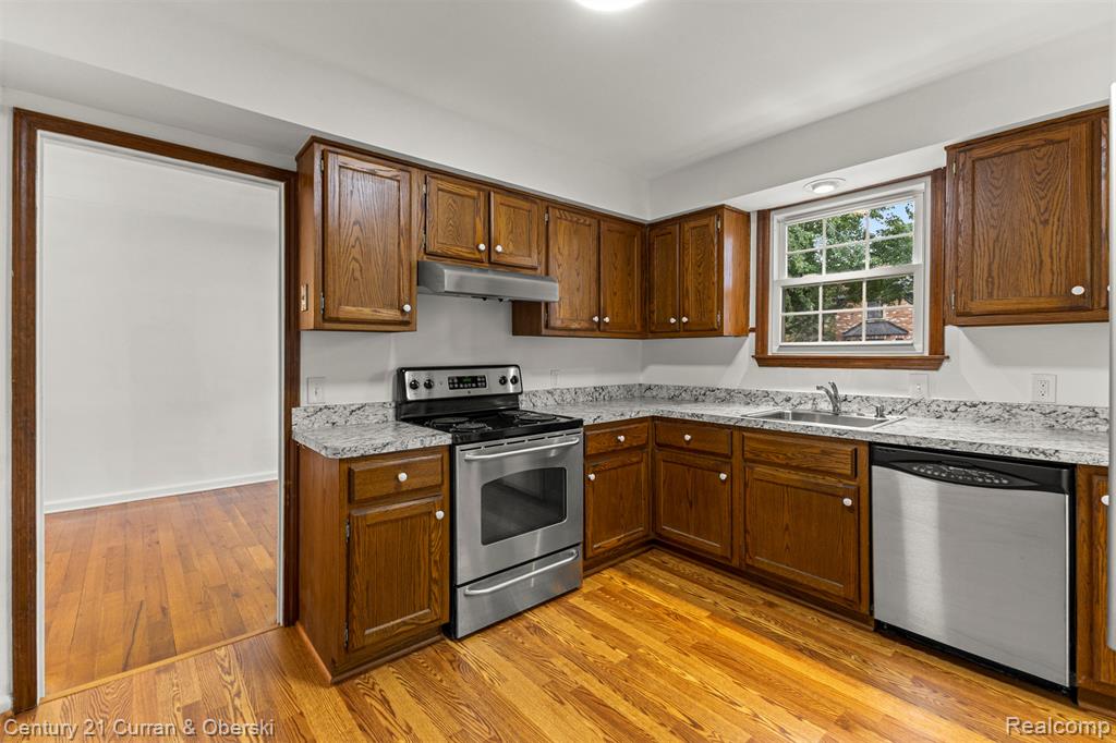 594 Hartsough Street, Plymouth, MI 48170 — Photo 12