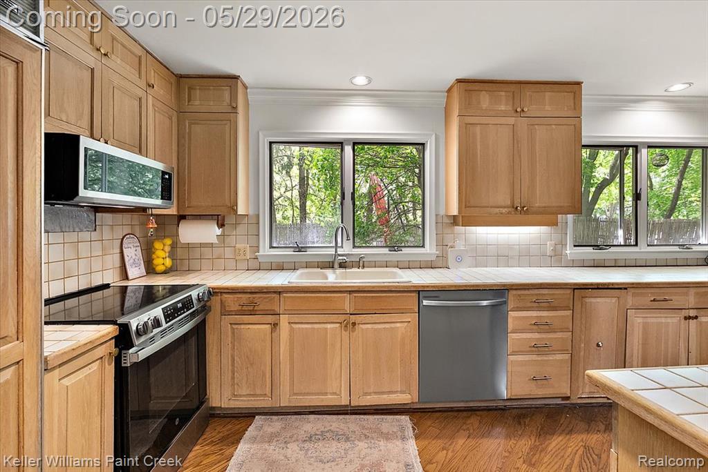 5795 Thorny Ash Road, Rochester, MI 48306 — Photo 18