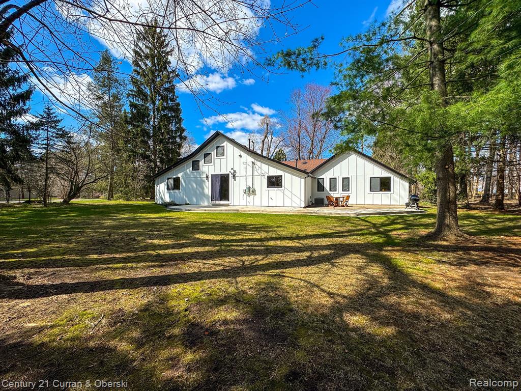 4421 W MAPLE Road, Bloomfield Hills, MI 48301 — Photo 30