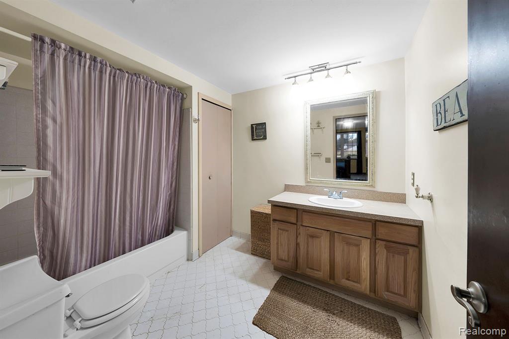 982 LANGLEY Road, Rochester Hills, MI 48309 — Photo 26