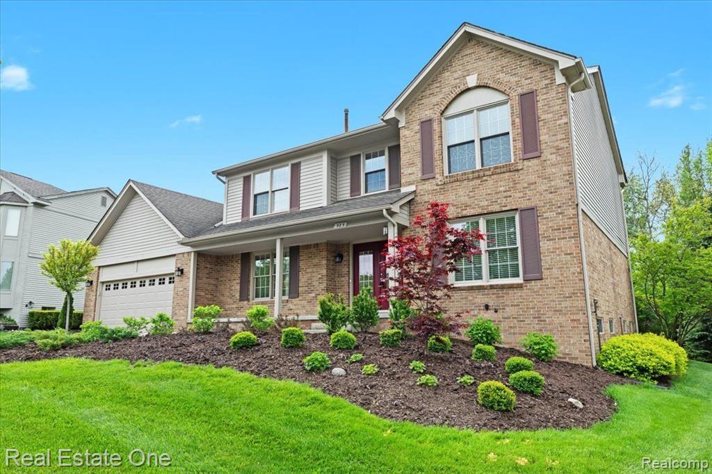 585 Dorchester Way, Milford, MI 48381 — Photo 2