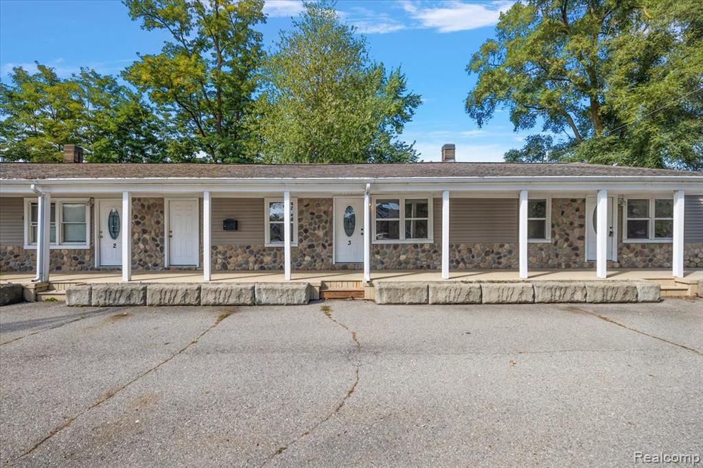 5155 Girard Drive, Pinckney, MI 48169 — Photo 2