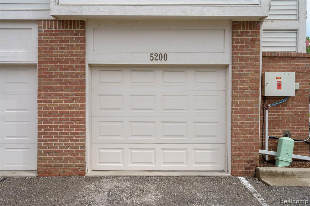 5200 ADDINGTON Drive, 49, Commerce Twp, MI 48390 — Photo 31