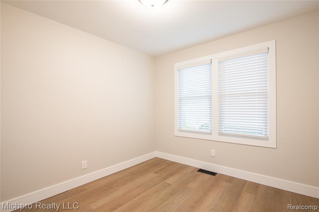 4577 Jerome Road, Clarkston, MI — Photo 19