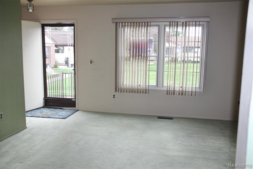 40849 Newport Drive, 215, Plymouth, MI 48170 — Photo 4