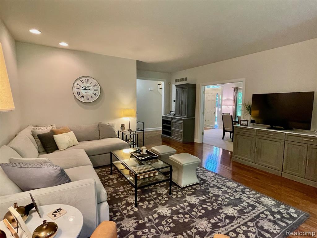 49676 Timber Trail, Novi, MI — Photo 13