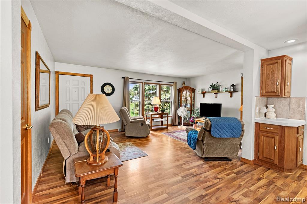 5206 Lippincott Boulevard, Burton, MI 48519 — Photo 13