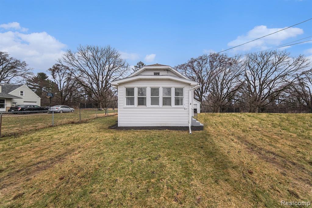 845 Brentwood Road, Jackson, MI 49202 — Photo 2