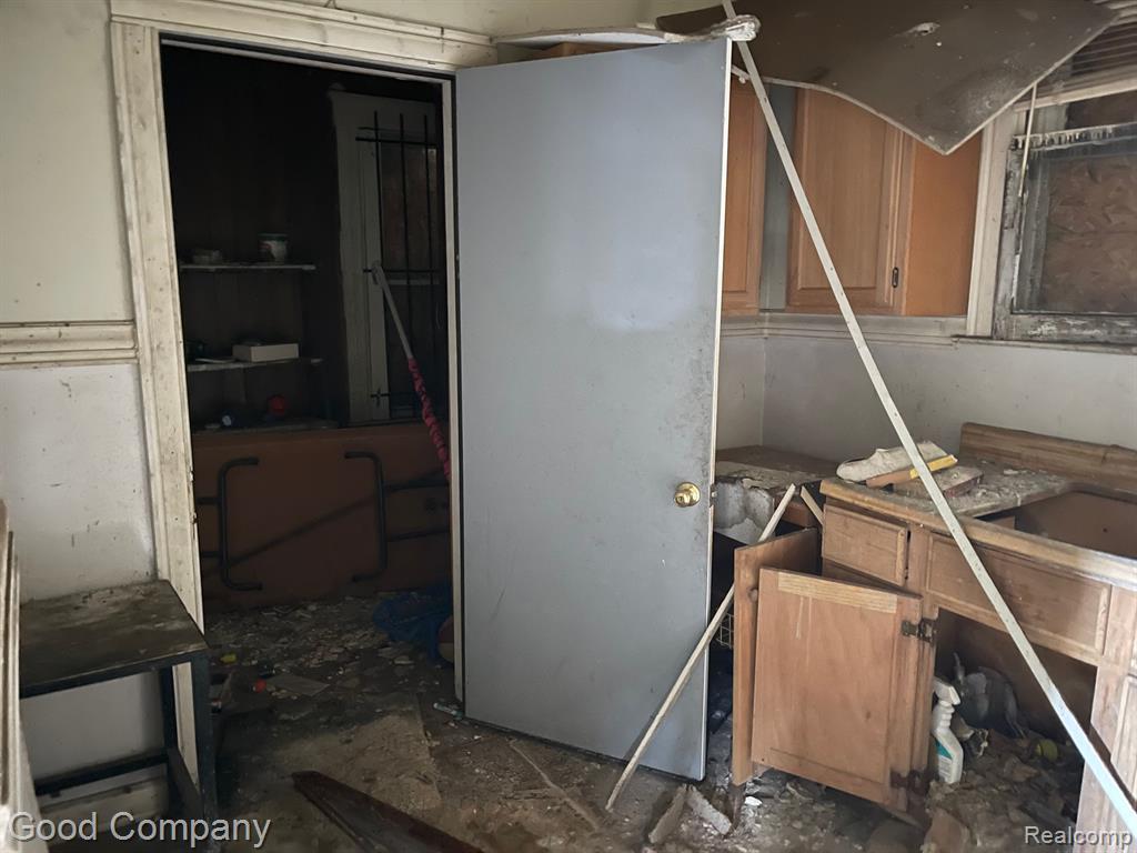4280 HURLBUT Street, Detroit, MI 48214 — Photo 7