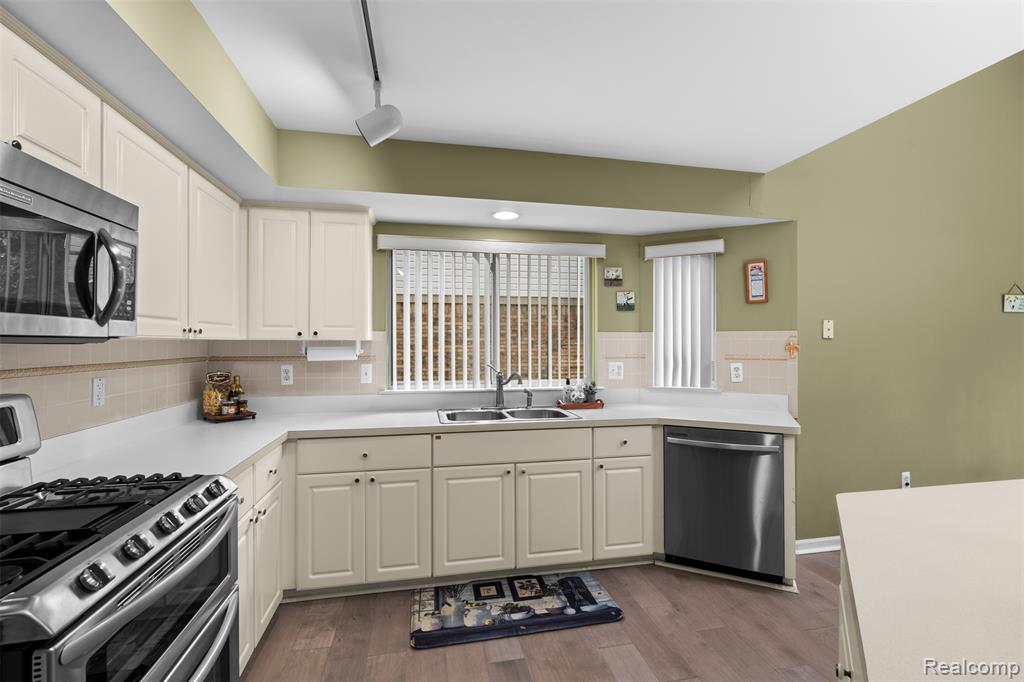 19550 Shorecrest Drive, Clinton Twp, MI 48038 — Photo 17