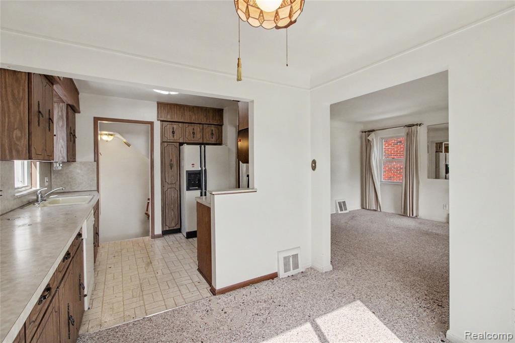 8103 Virgil Street, Dearborn Heights, MI 48127 — Photo 12