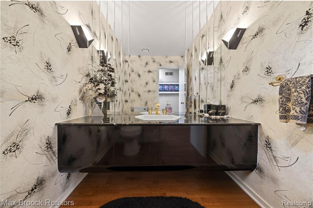6684 Stonebridge E, West Bloomfield, MI — Photo 27