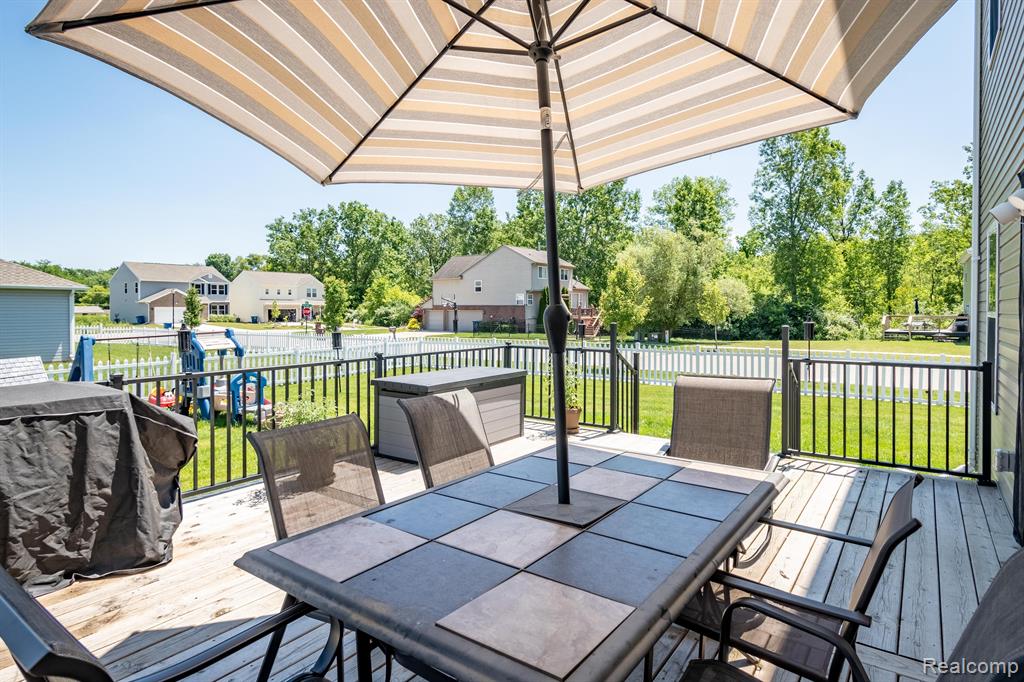 1642 GREENWAY Drive, Ypsilanti, MI 48198 — Photo 46