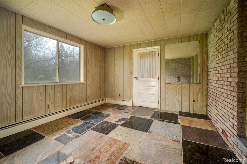 6886 E Nashway, West Bloomfield, MI — Photo 19