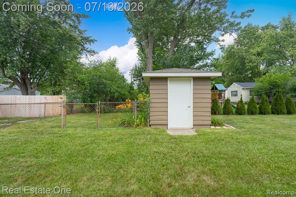 5009 Frankwill Avenue, Clarkston, MI — Photo 13