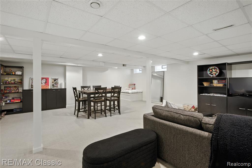 4022 CHABLIS Street, West Bloomfield, MI 48323 — Photo 39