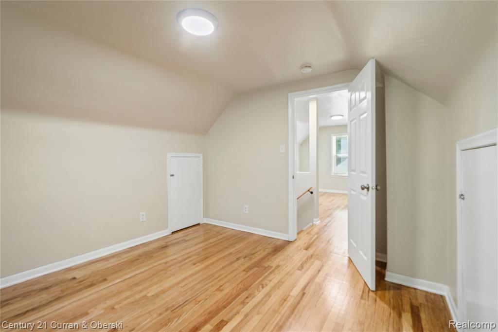 5378 Weddell Street, Dearborn Heights, MI 48125 — Photo 22