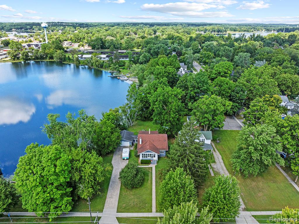 411 E Maple Street, Holly, MI 48442 — Photo 48