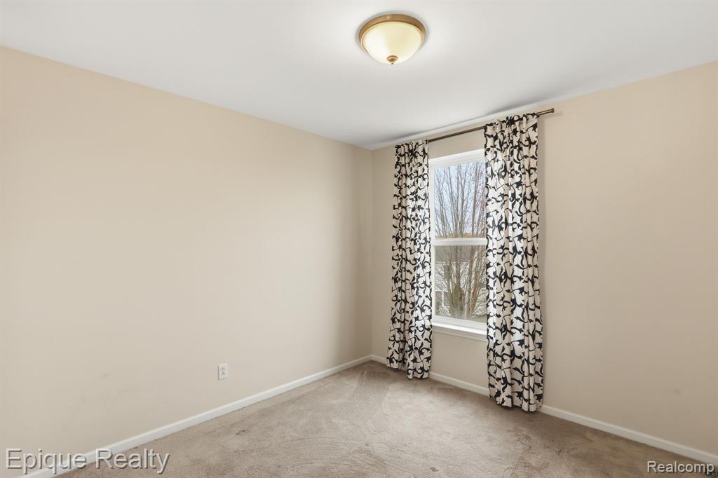755 Lacosta Court, Pontiac, MI 48340 — Photo 18