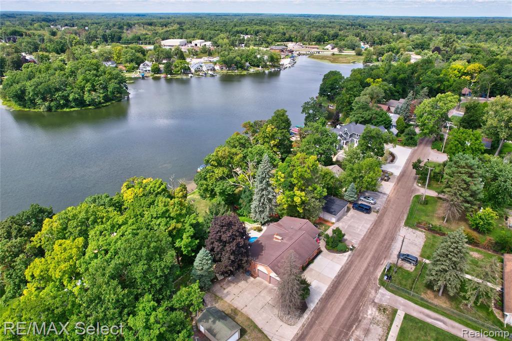 16172 Crest Drive, Linden, MI 48451 — Photo 55