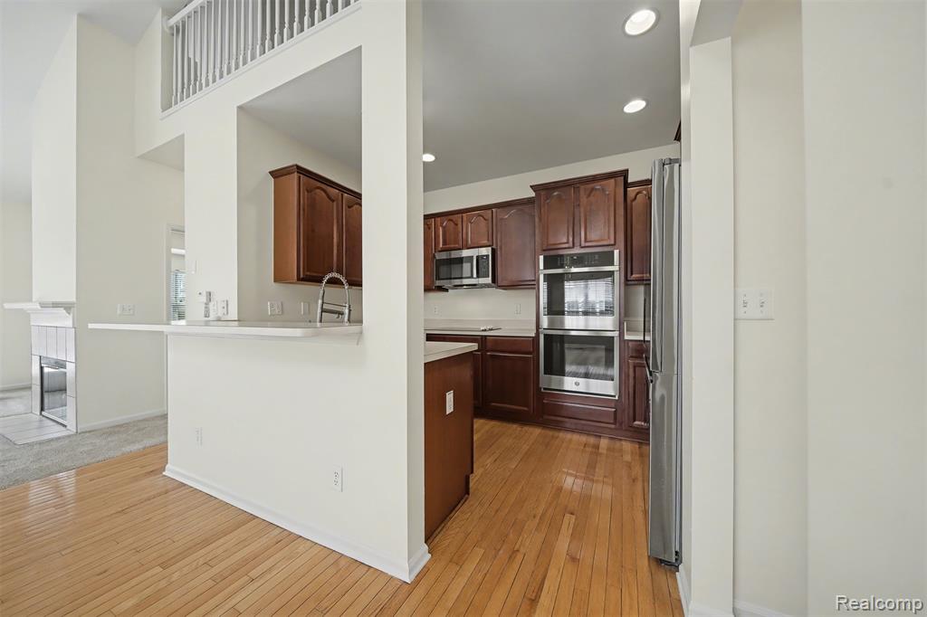 638 W Bluff Court, 31, Rochester Hills, MI 48307 — Photo 8