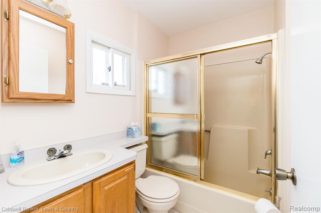 11702 TODDS Lane, Whitmore Lake, MI 48189 — Photo 21