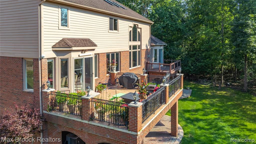 5679 Branford Drive, West Bloomfield, MI — Photo 64