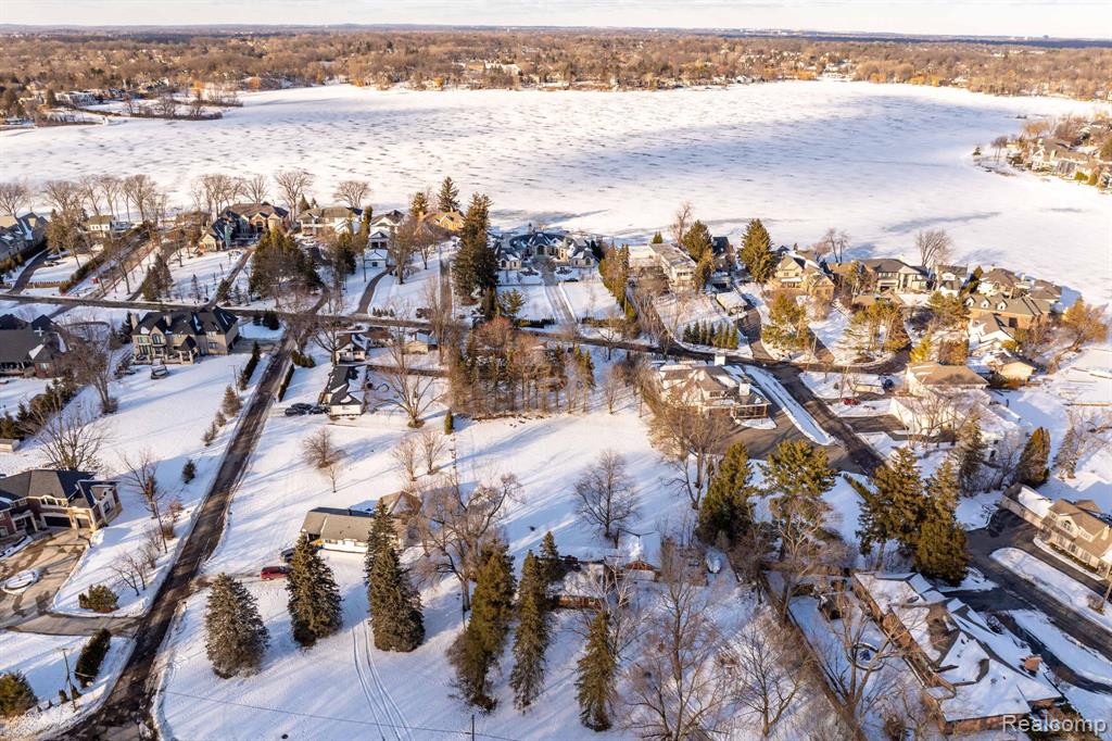 2580 Walnut Lake Road, West Bloomfield, MI 48323 — Photo 15