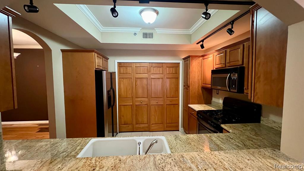283 S ZEEB Road, 209, Ann Arbor, MI 48103 — Photo 4