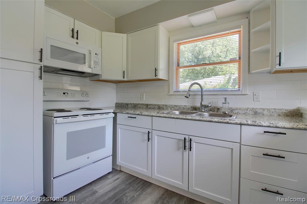 41509 RIGGS Road, Van Buren, MI 48111 — Photo 10