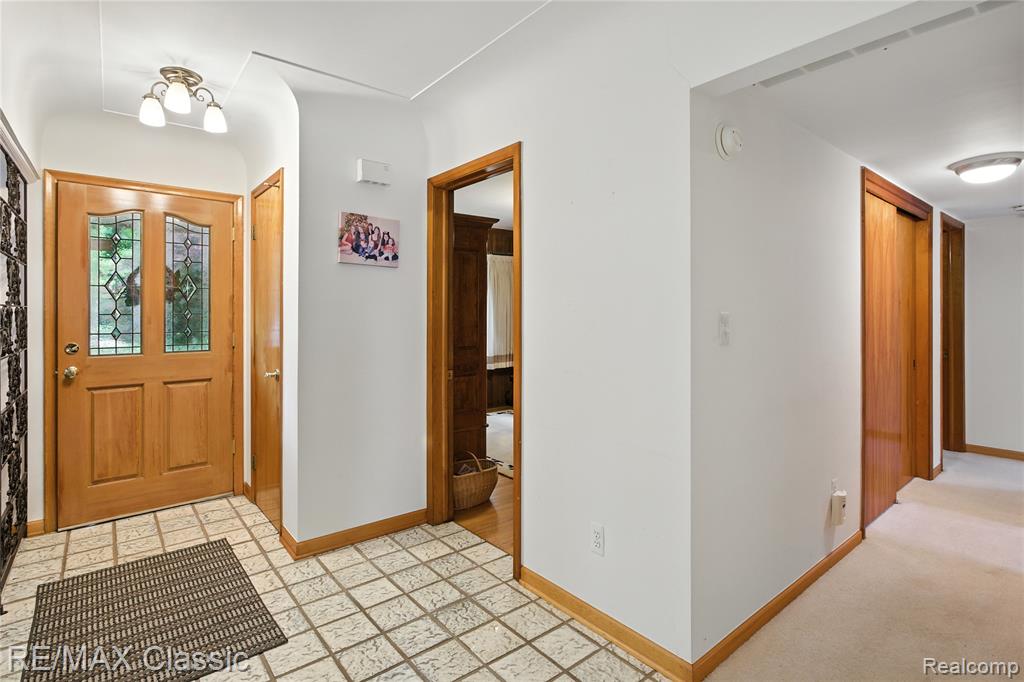 415 Booth Road, Troy, MI 48085 — Photo 8