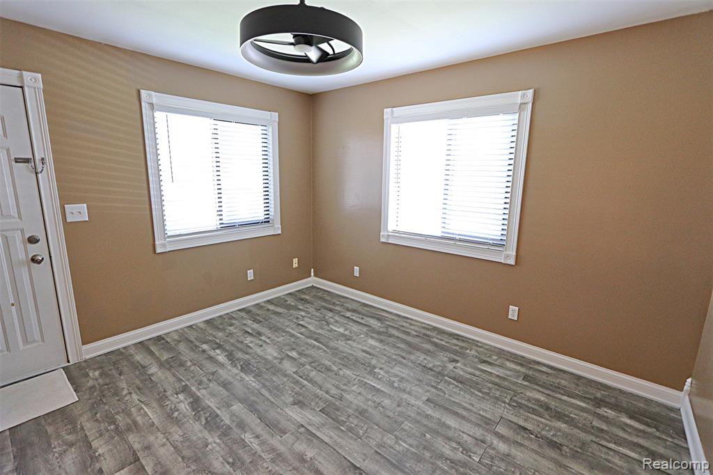 412 E Shore Drive, Whitmore Lake, MI 48189 — Photo 15