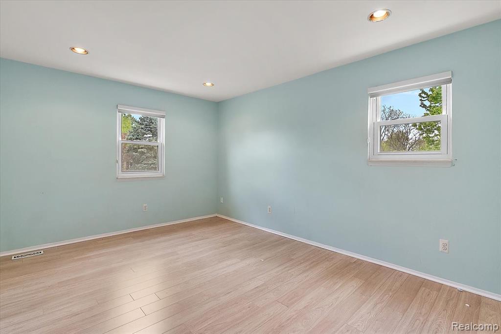 2832 Warrior Drive, Wixom, MI 48393 — Photo 24