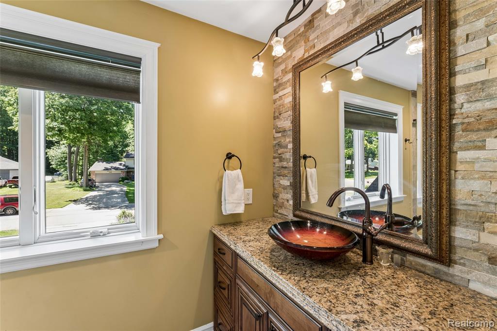 5327 Olde Saybrooke Road, Grand Blanc, MI 48439 — Photo 18