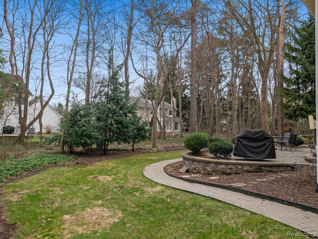 6037 Pine Needle Court, Clarkston, MI — Photo 32