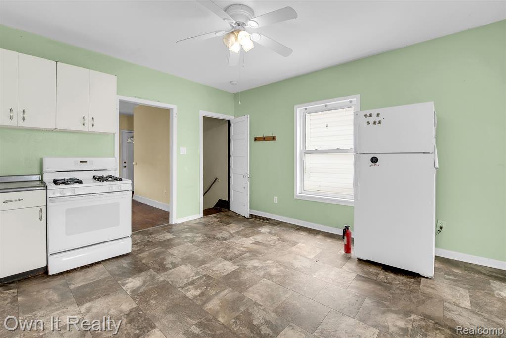 9369 McDougall Street, Hamtramck, MI 48212 — Photo 47