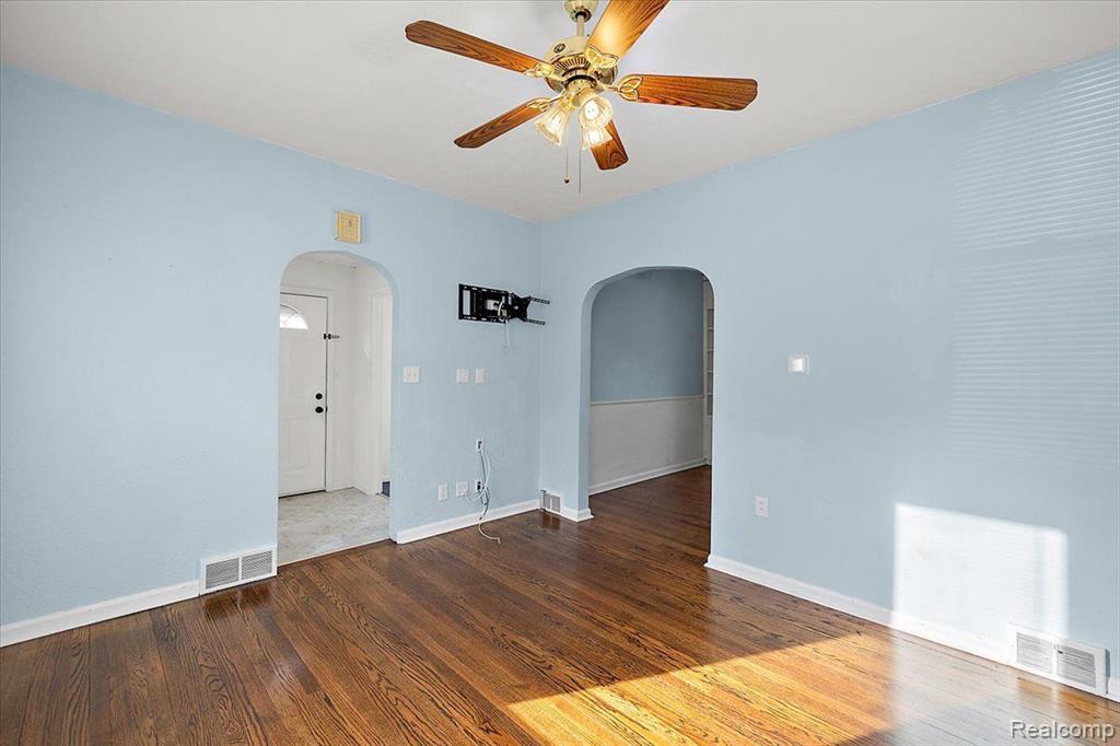 60 W Elmwood Avenue, Clawson, MI — Photo 17
