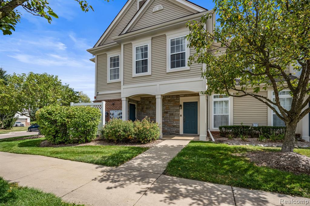 17200 Addington Drive, Commerce Twp, MI 48390 — Photo 3