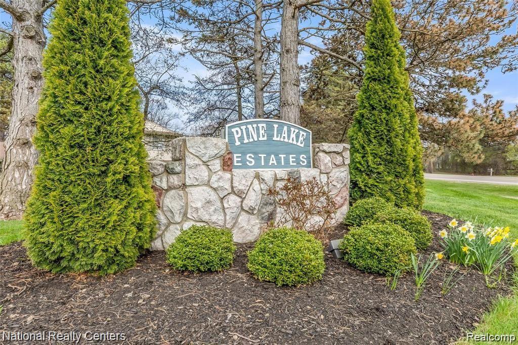 4258 WESTOVER Drive, West Bloomfield, MI 48323 — Photo 2