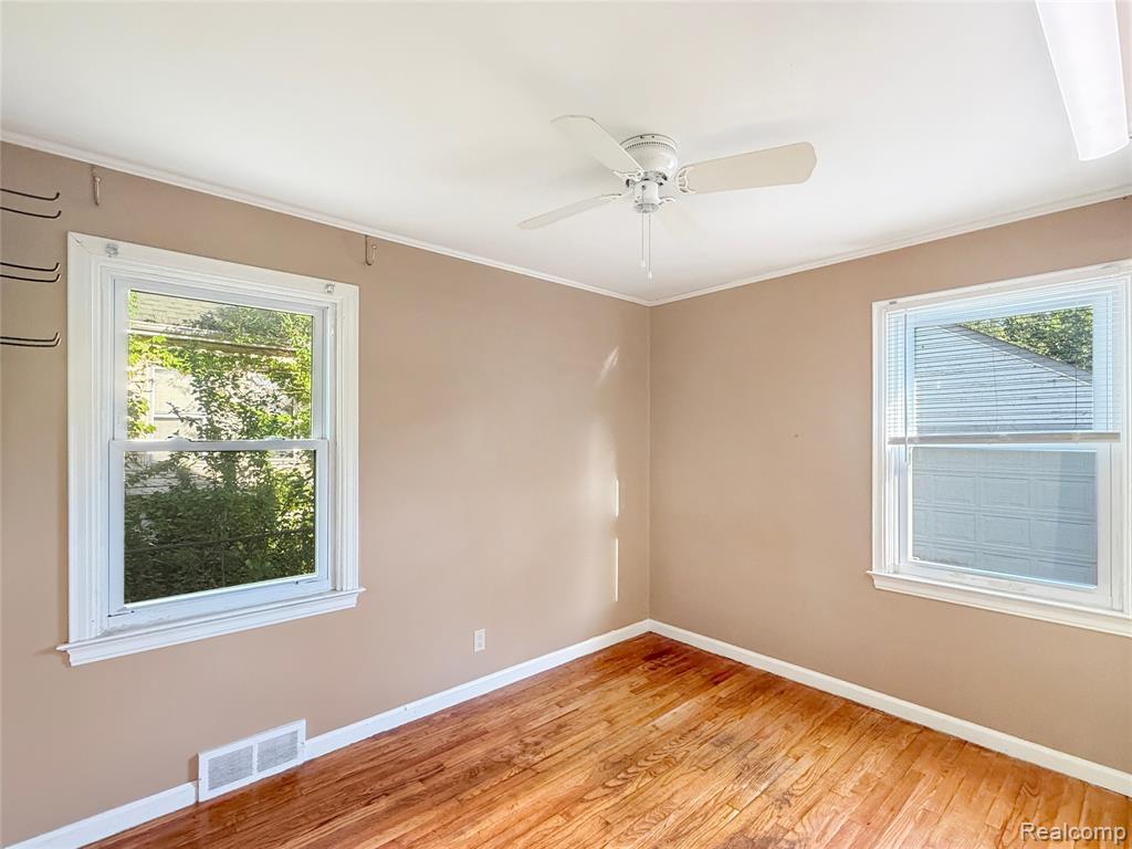 4993 Gateshead Street, Grosse Pointe, MI 48236 — Photo 11