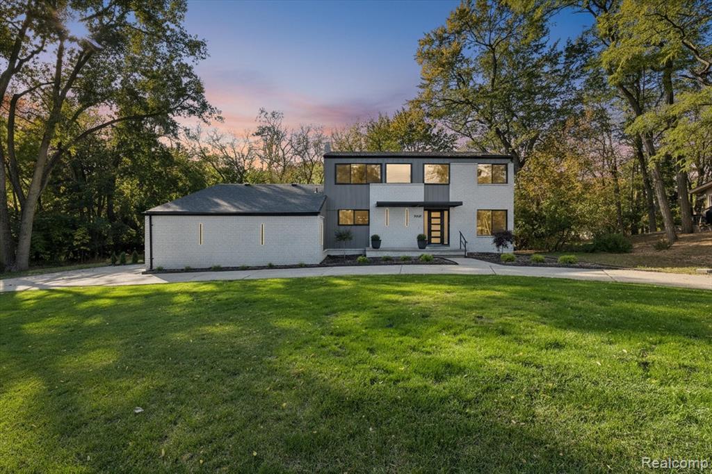 3668 Bayou Drive, West Bloomfield, MI 48323 — front exterior