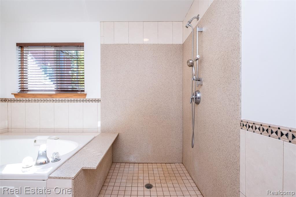782 Appalachi Street, Commerce Twp, MI 48390 — Photo 33
