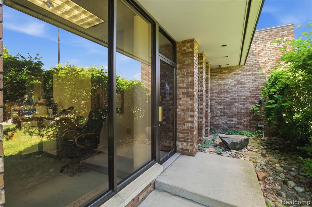 5081 Exchange Drive, Flint, MI 48507 — Photo 4