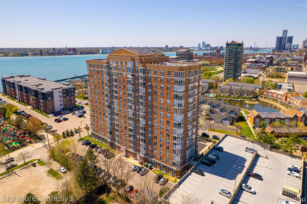 250 E Harbortown Drive, 703, Detroit, MI 48207 — Photo 42
