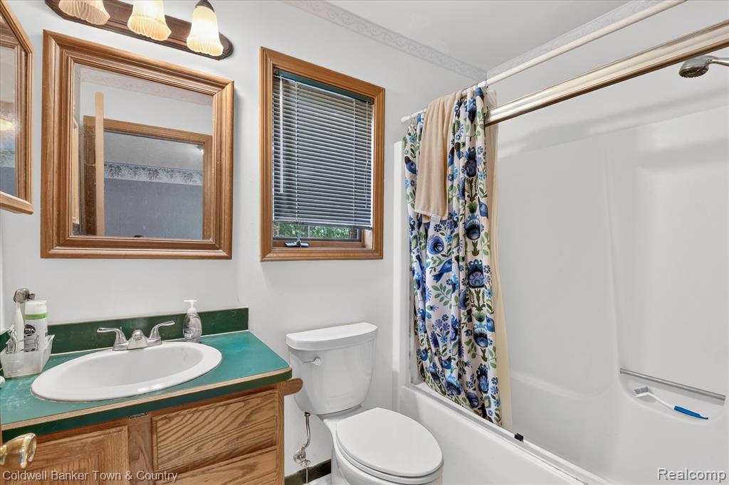 6656 Snowshoe Lane, Brighton, MI 48116 — Photo 34
