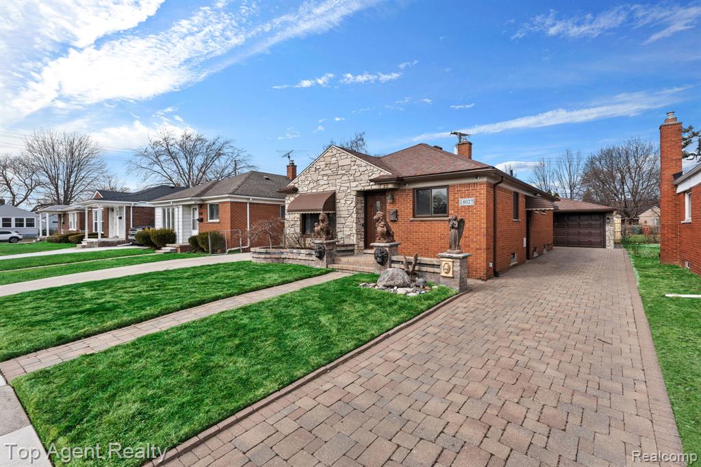18027 Curtain Avenue, Eastpointe, MI 48021 — Photo 41